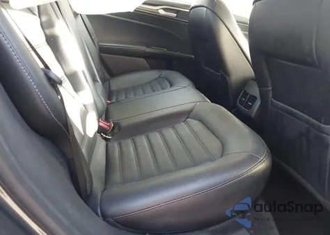 2017 Ford Fusion Energi Se Luxury z USA, uszkodzony, nr VIN 3FA6P0PU1HR163739